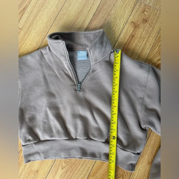 TNA Cozy 1/4-Zip Cropped Sweatshirt - Taupe size Small - Picture 3 of 10